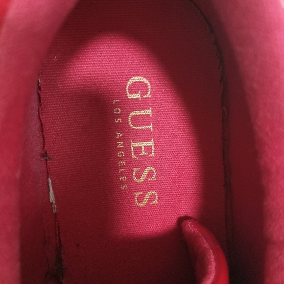 Guess Los Angeles Red Low Top Sneakers Gold Toned Trim Women’s_7 - Picture 3 of 16